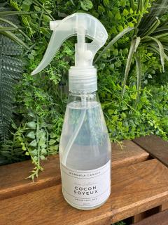Spray textile parfumé artisanal, senteur douce d'amande, idéal pour linge ou intérieur / Geurige spray met amandelparfum, lokaal gemaakt voor textiel of interieur / Belgian handmade scented linen spray with almond fragrance, perfect local gift for soft home ambiance