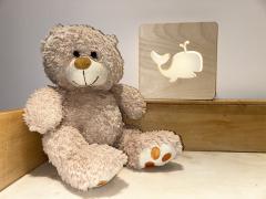 Photo de l'article Veilleuse Baleine – Un océan de douceur dans la chambre