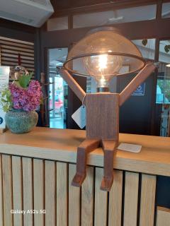Lampe design originale avec tamis détourné, création belge unique / Originele lamp met vergiet als kap, unieke Belgische creatie / Unique Belgian lamp with repurposed sieve as lampshade