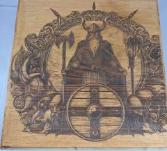 Gravure bois style nordique avec symboles païens – art mural mystique et unique / Noords houtgravure met heidense symbolen – mystieke wanddecoratie / Nordic wood engraving with pagan symbols – mystical and unique wall art