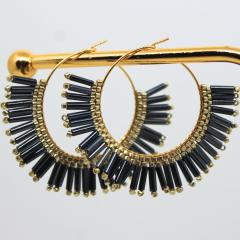 Boucles d’oreilles créoles noires faites main – look graphique et moderne à petit prix / Handgemaakte zwarte creolen – modern en stijlvol, ideaal cadeau / Handmade black statement hoops – graphic, bold and perfect for gifting