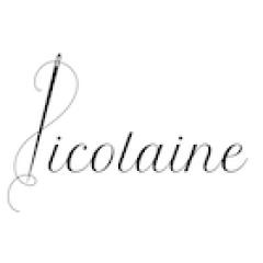 Catherine Mollaert Bobines de fil en coton – matières premières naturelles utilisées par Picolaine pour ses créations artisanales belges. Accessoires mode et maison cousus main à Nivelles, alliant douceur, qualité et durabilité. / Katoengaren voor Belgische ambachtelijke creaties van Picolaine. / Cotton spools – natural materials used in Picolaine’s handmade Belgian fashion and home creations, shop on Wimzzi.com.