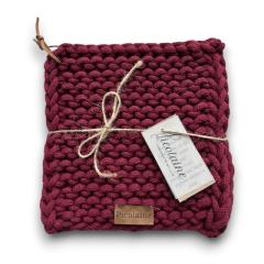 Foto van het artikel Set bordeauxrode pannenlappen – Handgebreid en duurzaam