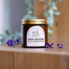 Bougie parfumée artisanale senteur violette, cadeau raffiné et fleuri à offrir / Geurkaars met viooltjesinfusie, elegant en handgemaakt cadeau / Violet infusion candle, soft floral fragrance, Belgian handmade gift