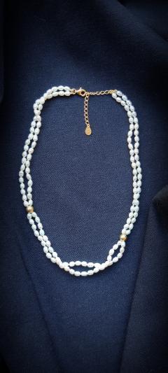 Collier tressé en perles naturelles, pièce unique, dernière chance avant rupture / Gevlochten parelketting, uniek stuk – bijna uitverkocht / Braided pearl necklace – unique design, act fast before it’s gone