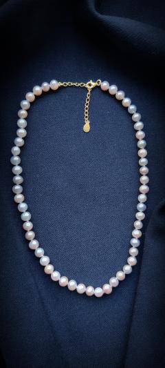 Collier perles roses en argent doré, douceur rare pour un cadeau plein d’émotion / Roze parelketting op verguld zilver, zacht & geliefd cadeau / Pink freshwater pearls on gold-plated silver – soft & emotional gift