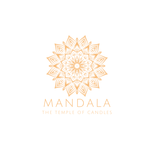 Logo raffiné de Mandala Candle, symbole d’élégance, de spiritualité et de création artisanale. Chaque bougie est façonnée à la main en Belgique à partir de cire bio 100 % naturelle et parfumée avec des fragrances de Grasse. L’univers Mandala incarne sérénité, beauté et bien-être — un art de vivre à la fois zen et raffiné. / Elegant logo van Mandala Candle, een Belgisch merk van handgemaakte kaarsen van biologische was met geuren uit Grasse. Symbool van rust, evenwicht en ambacht. / Elegant logo of Mandala Candle, Belgian artisan brand crafting handmade candles from organic wax and Grasse perfumes. A symbol of harmony, peace, and beauty.