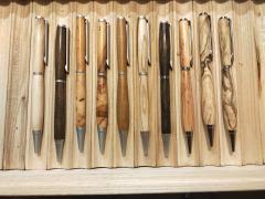 Stylos en bois faits main par Gauthier Tourneur de bois, idée cadeau pro & durable / Handgemaakte houten pennen van Gauthier – ideaal relatiegeschenk / Handmade wooden pens by Gauthier – sustainable & elegant gift