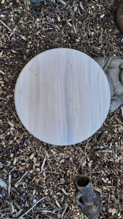 Coupe de fruit ronde en peuplier tourné, bois clair local, fait main – pièce unique pour la cuisine ou la table / Handgedraaide ronde schaal uit populierhout – lokaal en ambachtelijk / Hand-turned poplar fruit bowl – unique, local and handmade kitchen accessory