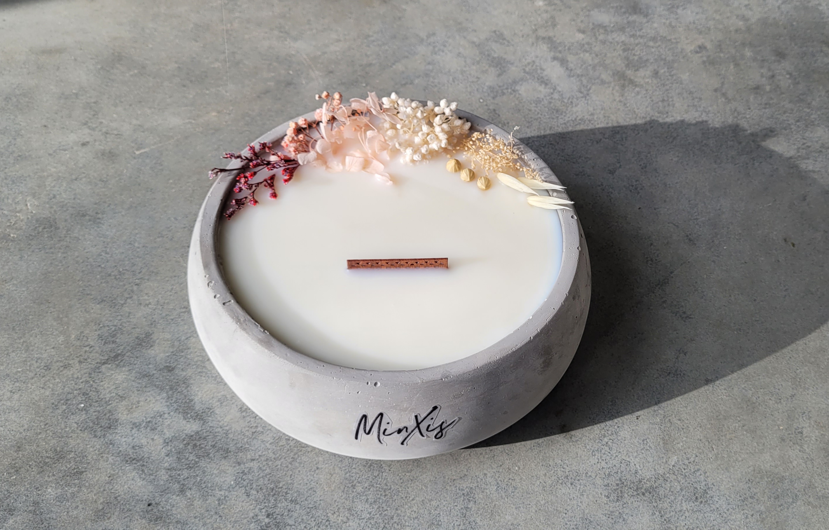 MinXis Bougie décorative fleurie – création artisanale avec fleurs séchées et parfum au choix / Bloemige decoratiekaars – handgemaakt met droogbloemen en geur naar keuze / Floral decorative candle – handmade with dried flowers, custom scent