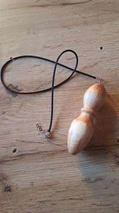 Pendule en bois de bouleau clair, lisse et léger pour initiation douce / Pendel in licht berkenhout, zacht en licht voor beginners / Light birch wood pendulum, soft and ideal for beginners