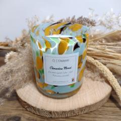 Bougie Clémentine Monoï – senteur solaire et exotique dans un pot orange et bleu éclatant / Geurkaars Clémentine Monoi – zomerse geur in oranje-blauwe pot / Clementine Monoi candle – sunny and exotic scent in vibrant orange-blue jar