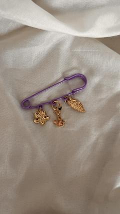 Broche lavande qui dit : je suis unique / Lavendel broche – ik ben uniek / Lavender brooch that says: I’m unique